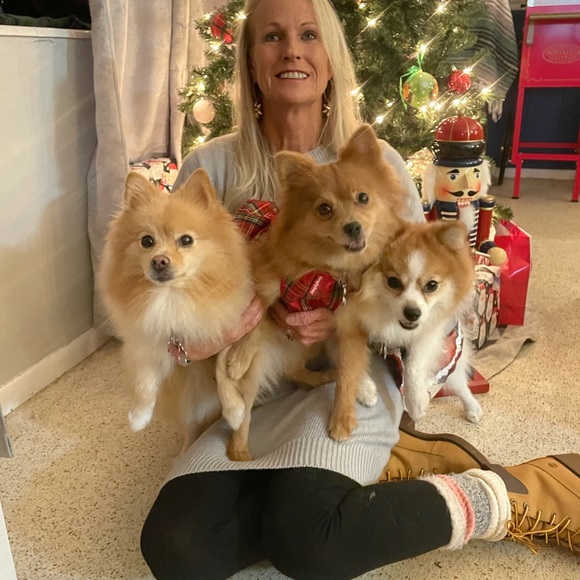 Welcome to my closet - Picture 3 of 11